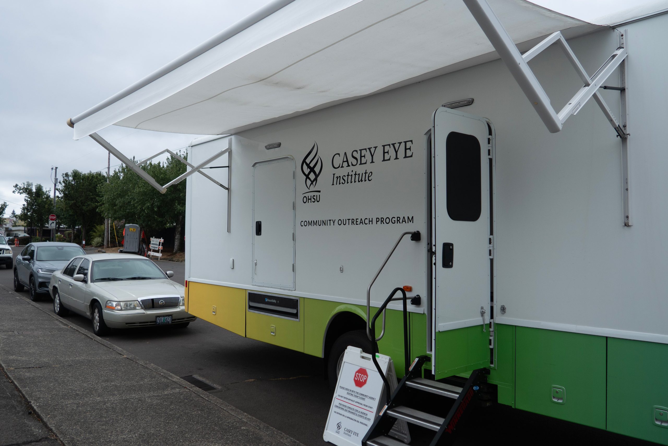 casey-eye-institute-van